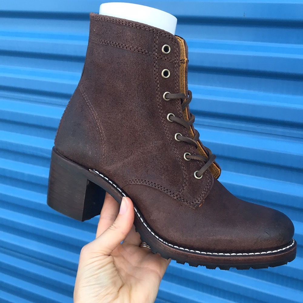Frye Sabrina 6g lace up boots 8.5 NWB